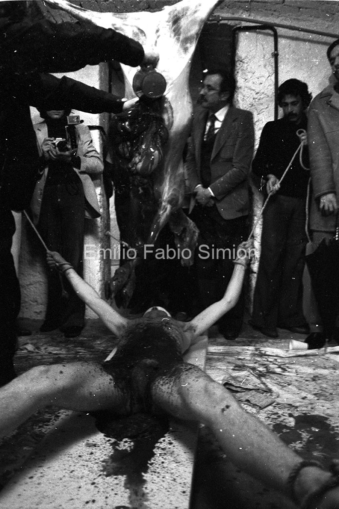 Hermann Nitsch. "Orgien Mysterien Theater", Azione n53. Teatro Out Off, Milano 1976
